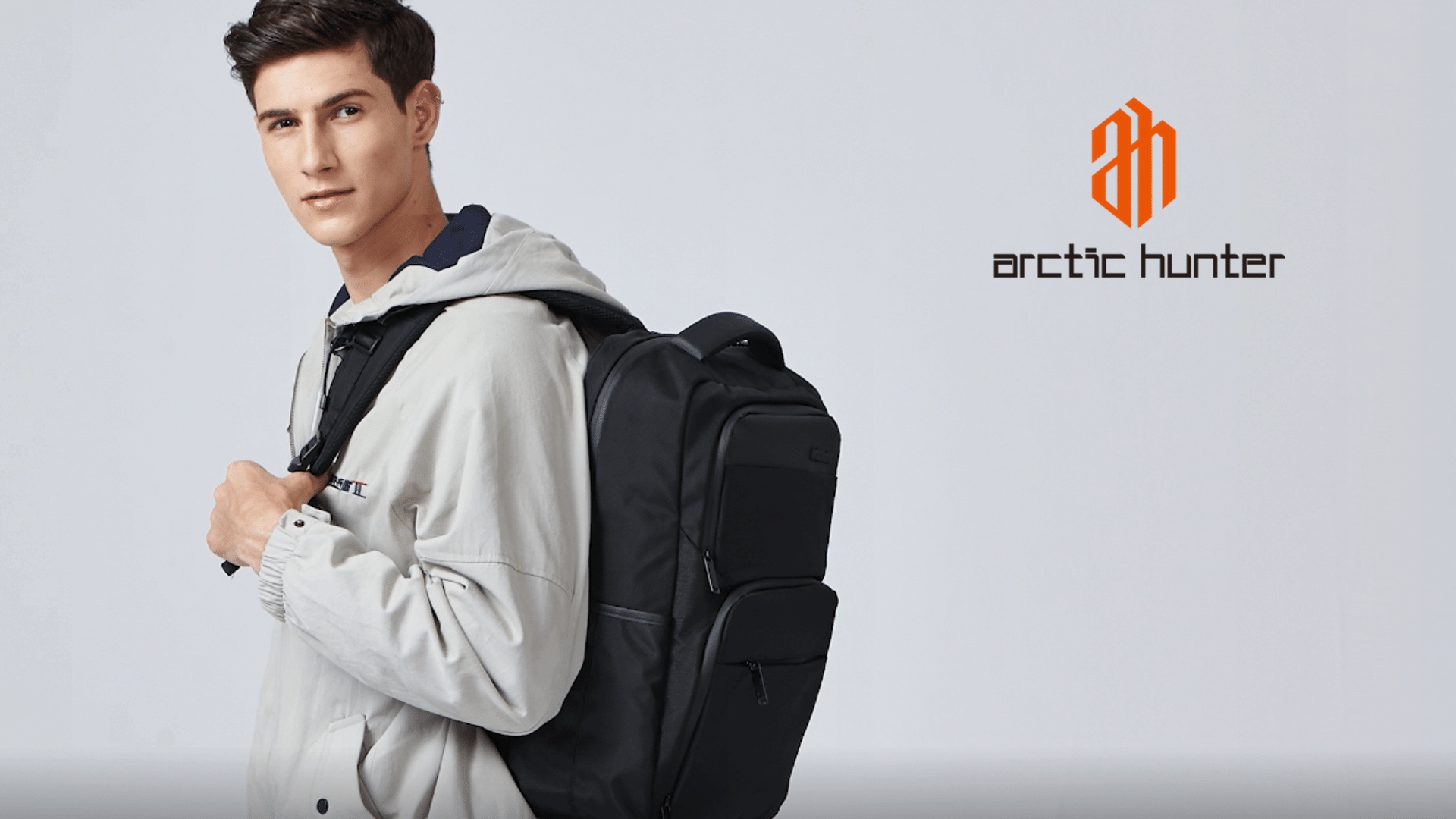 Plecak-Arctic-Hunter-sportowy-na-laptop-Kod-producenta-B00189.jpg